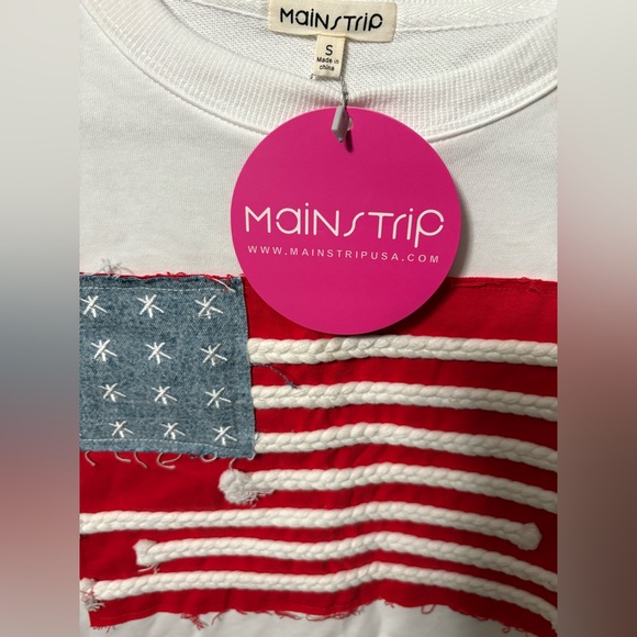 Main Strip OVERSIZED American Flag Patchwork
Terry Knit Top in White - Picture 4 of 6
